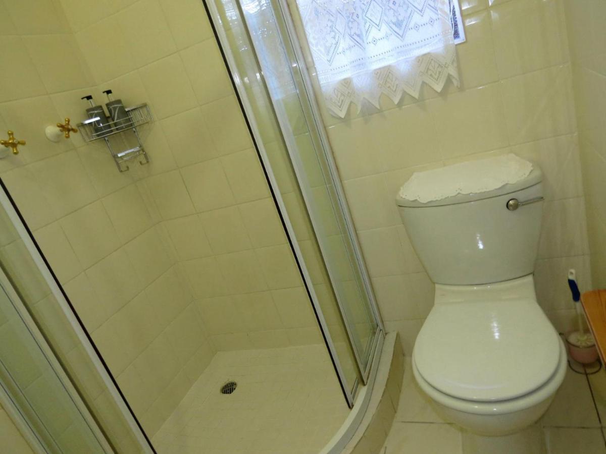 Camelia Guest House Bloemfontein Buitenkant foto