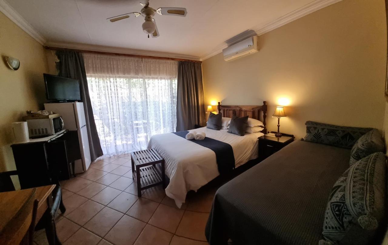 Camelia Guest House Bloemfontein Buitenkant foto