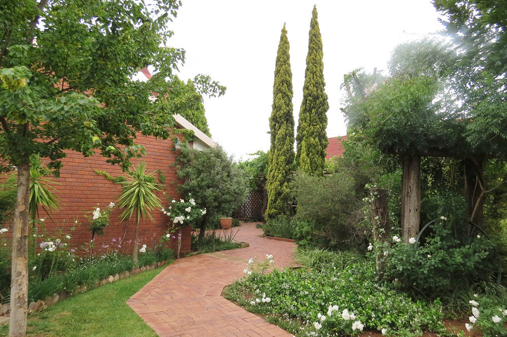 Camelia Guest House Bloemfontein Buitenkant foto