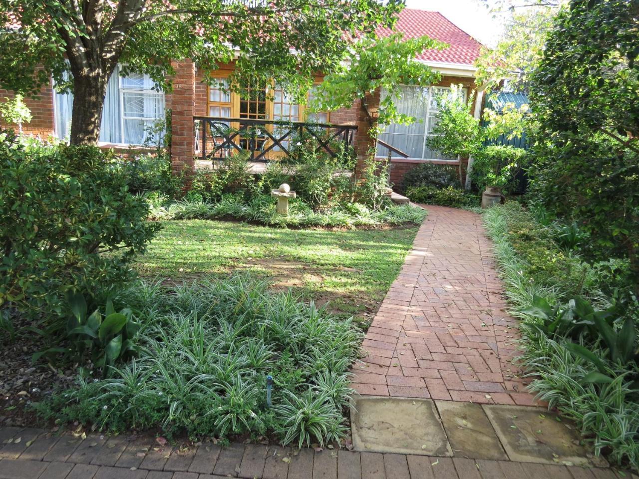 Camelia Guest House Bloemfontein Buitenkant foto