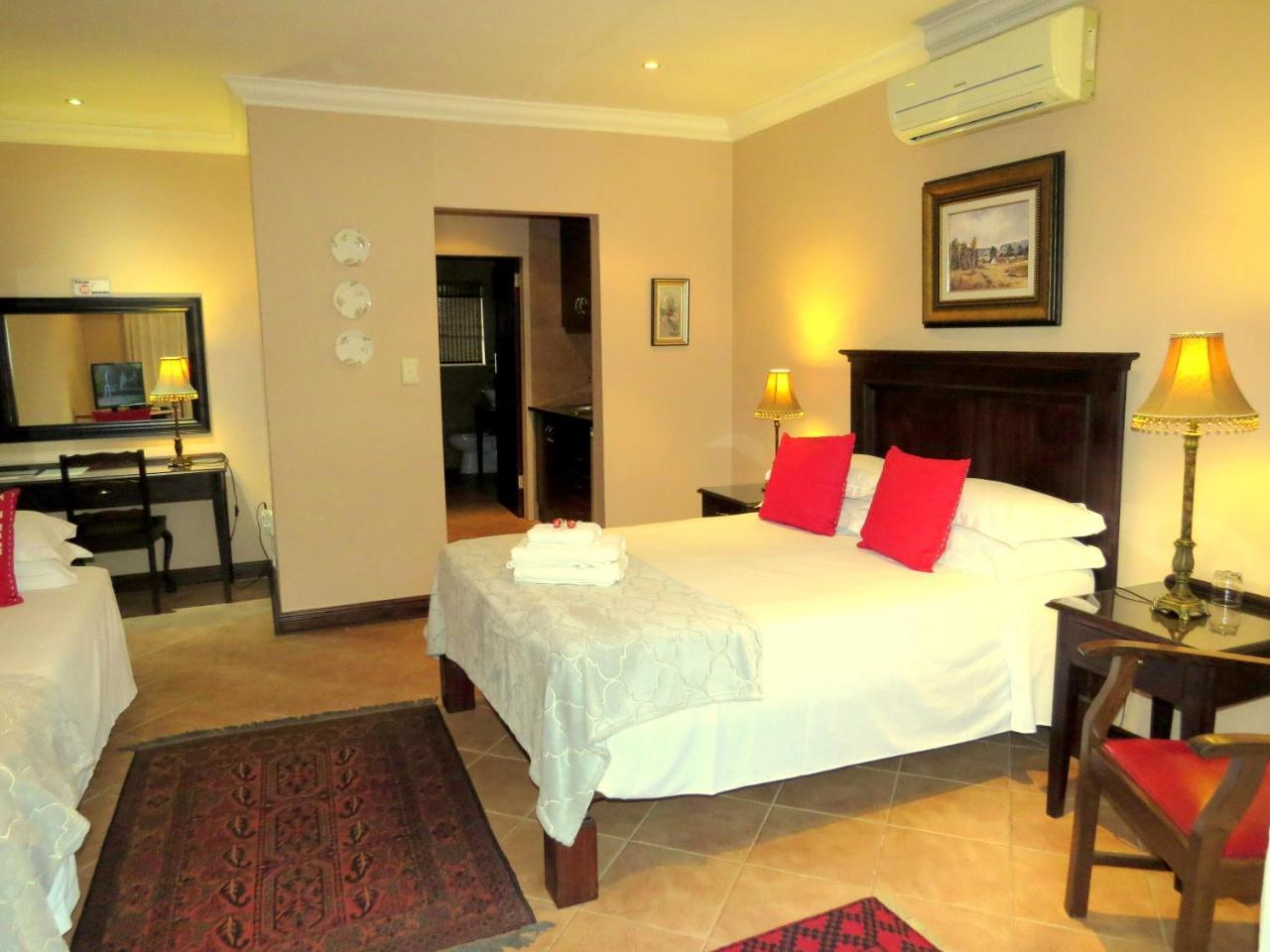 Camelia Guest House Bloemfontein Buitenkant foto